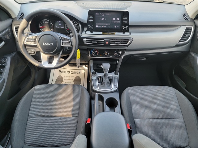 2023 Kia Seltos LX photo 19