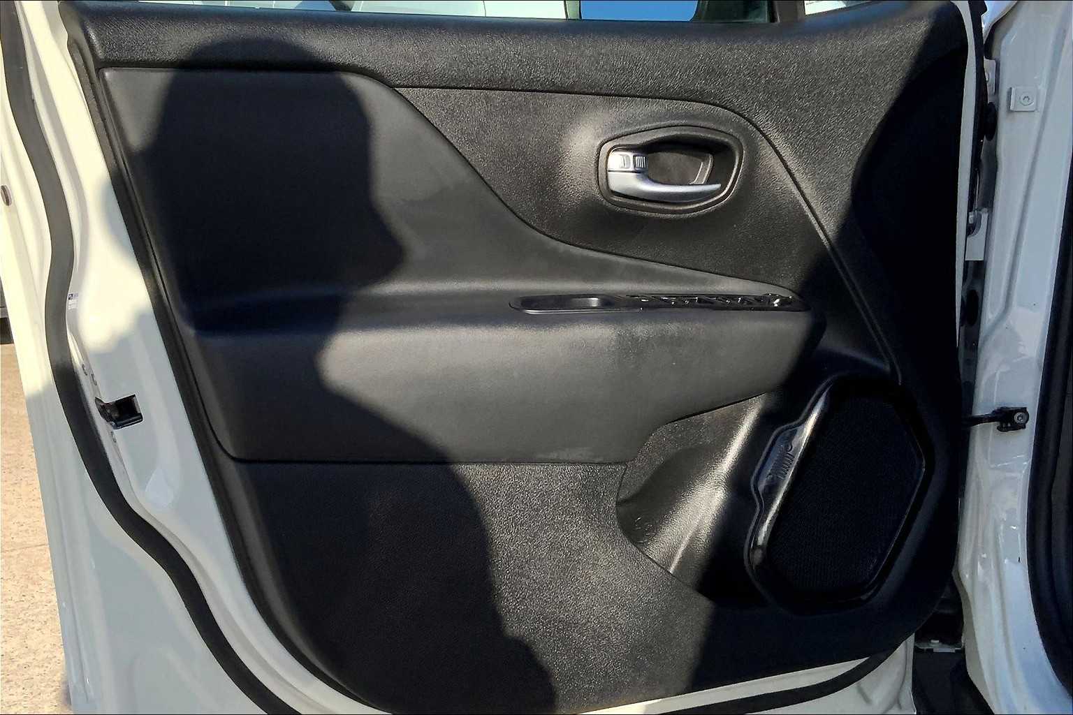 2022 Jeep Renegade Altitude photo 19