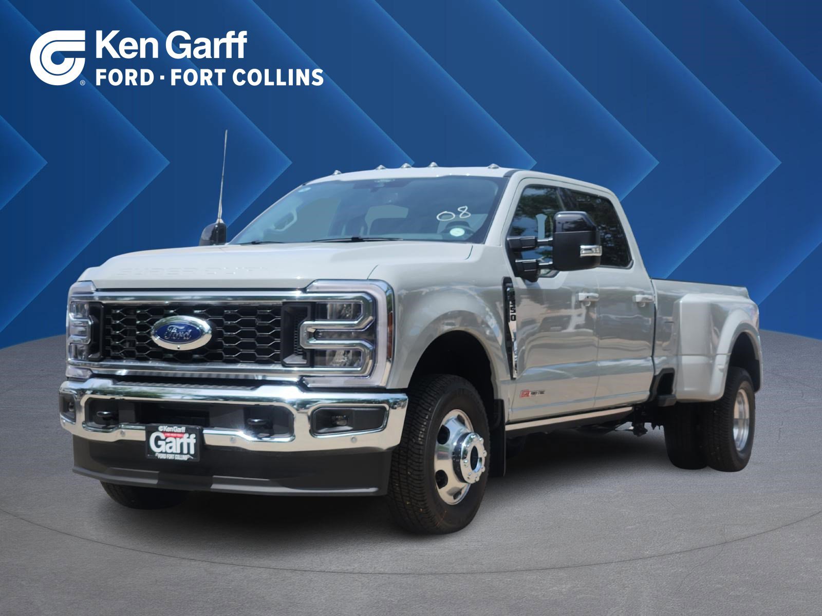 2025 Ford F-350 Lariat photo 2