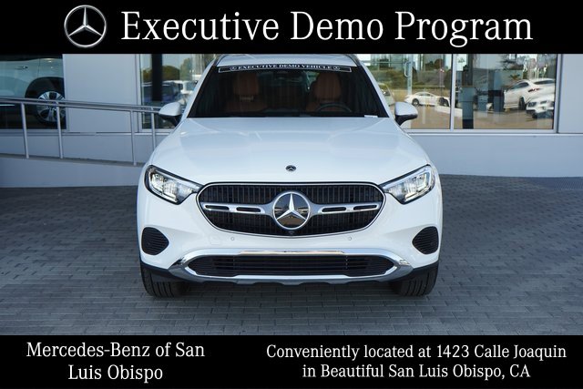 2025 Mercedes Benz GLC 300 photo 3