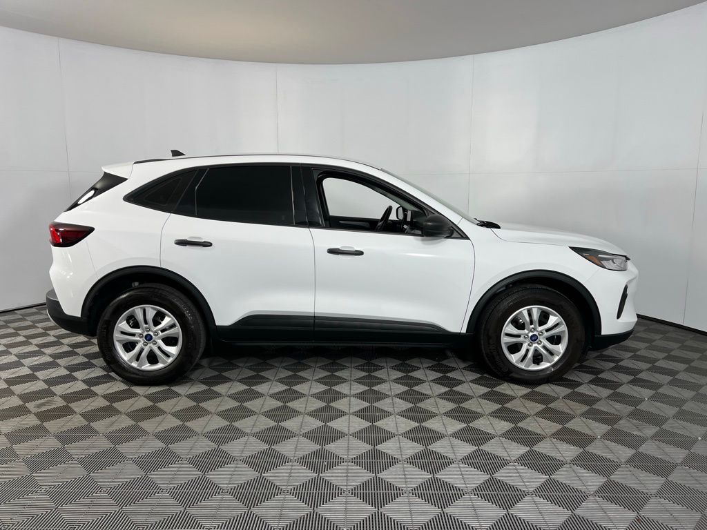 2023 Ford Escape Base photo 2