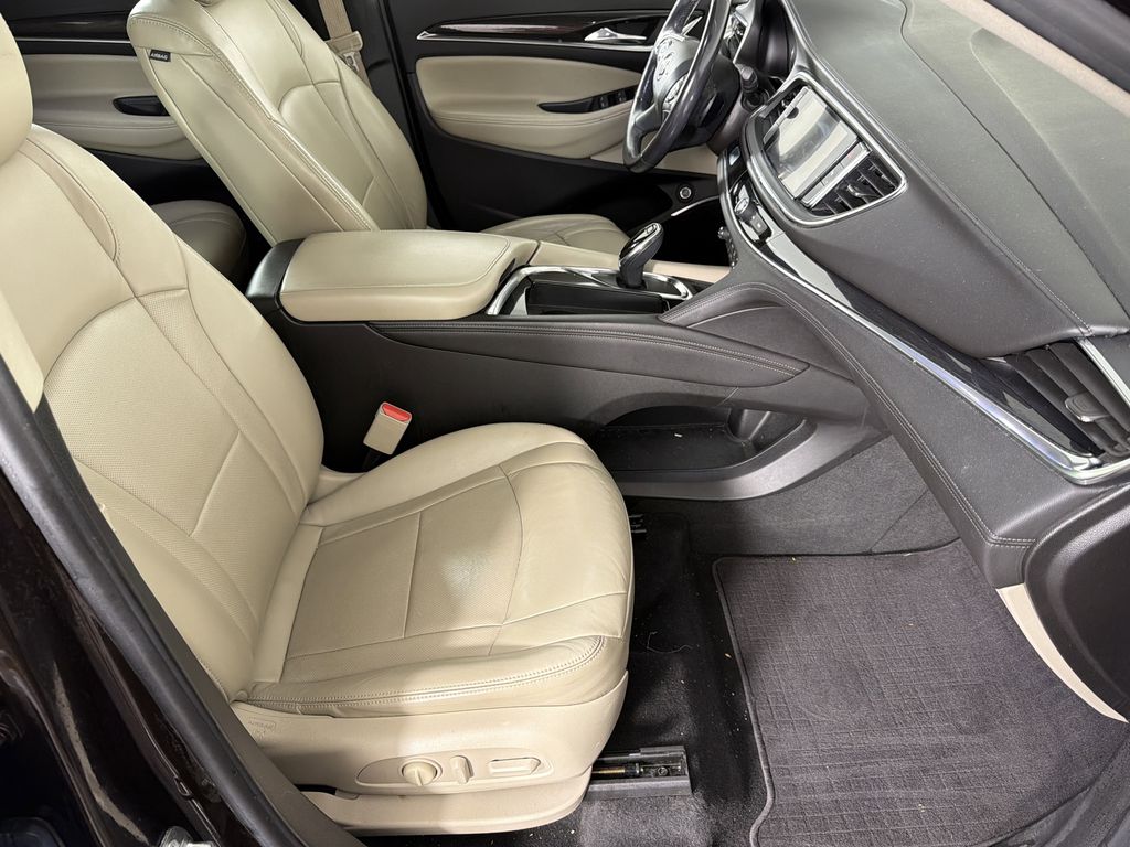 2018 Buick Enclave Essence photo 11