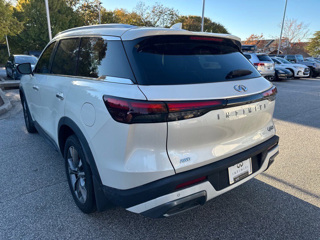 2022 Infiniti QX60 Luxe photo 3