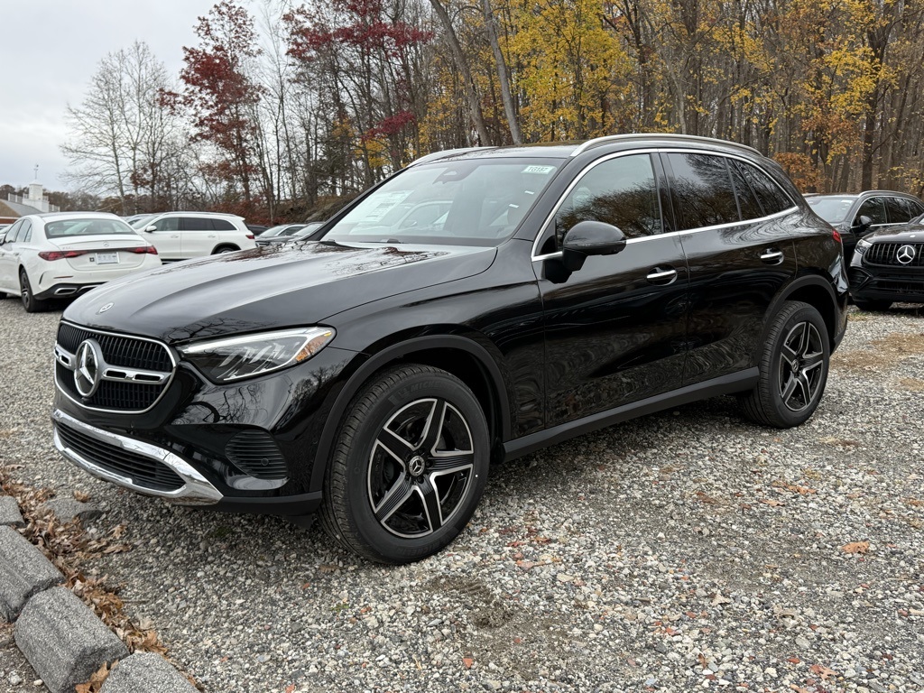 2026 Mercedes Benz GLC 300 4MATIC photo 3