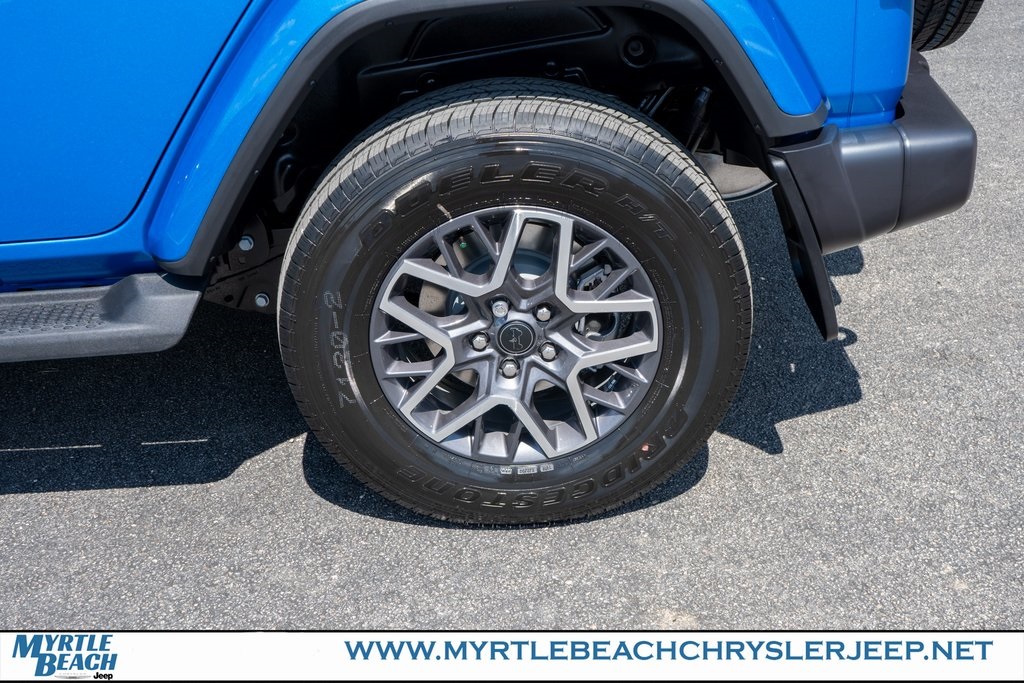 2025 Jeep Wrangler Sahara photo 13