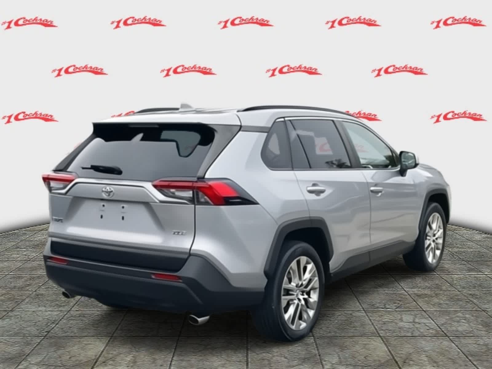 2019 Toyota RAV4 XLE Premium photo 2