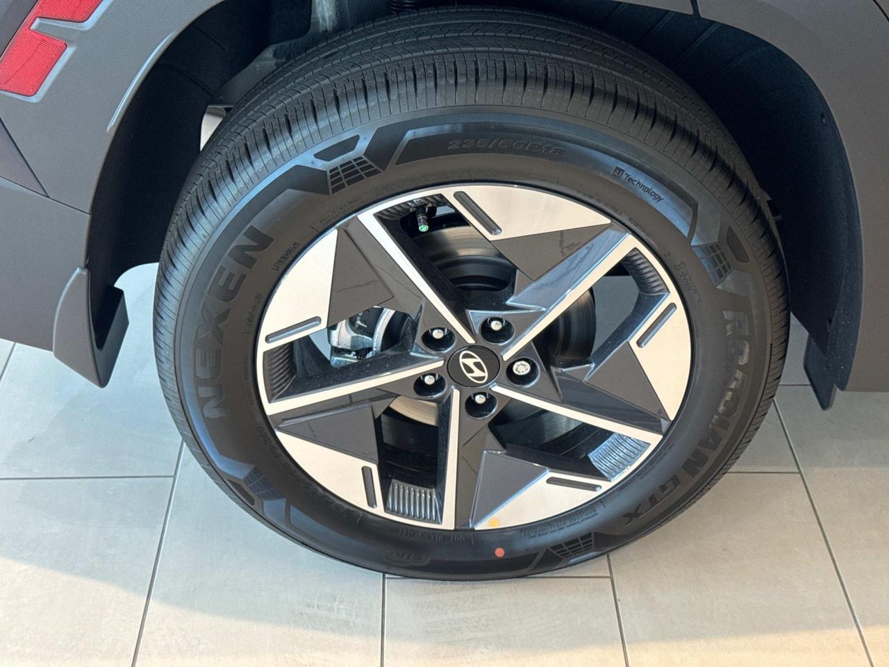 2025 Hyundai Tucson Hybrid SEL Convenience photo 6