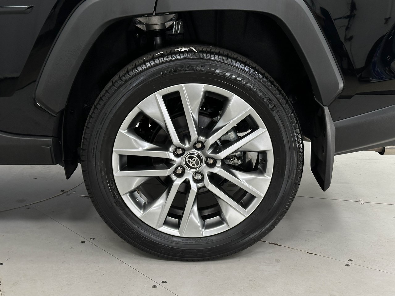 2023 Toyota RAV4 XLE Premium photo 27