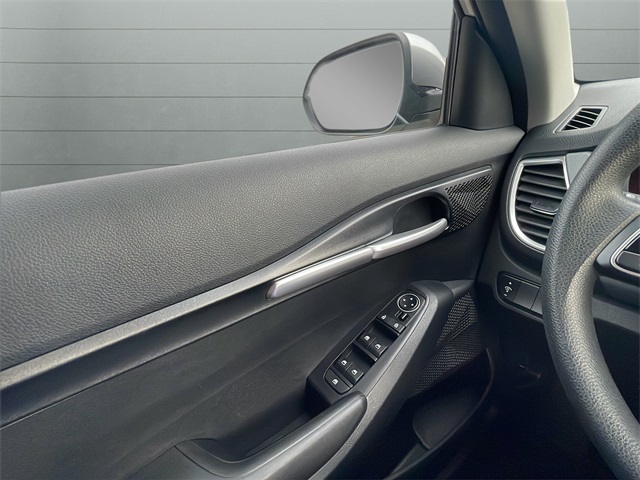 2023 Kia Seltos LX photo 19