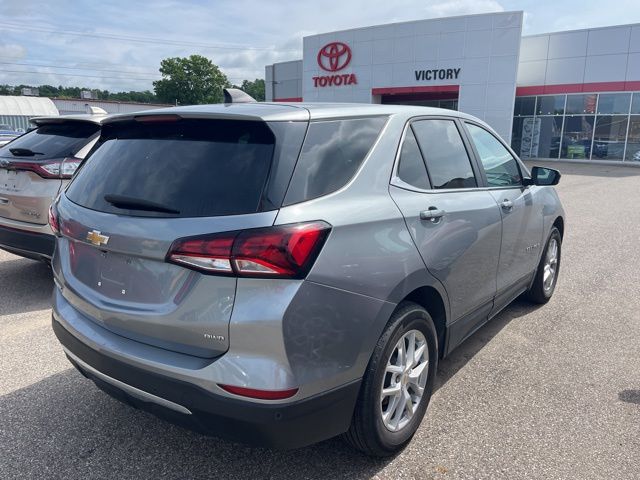 2024 Chevrolet Equinox LT photo 3