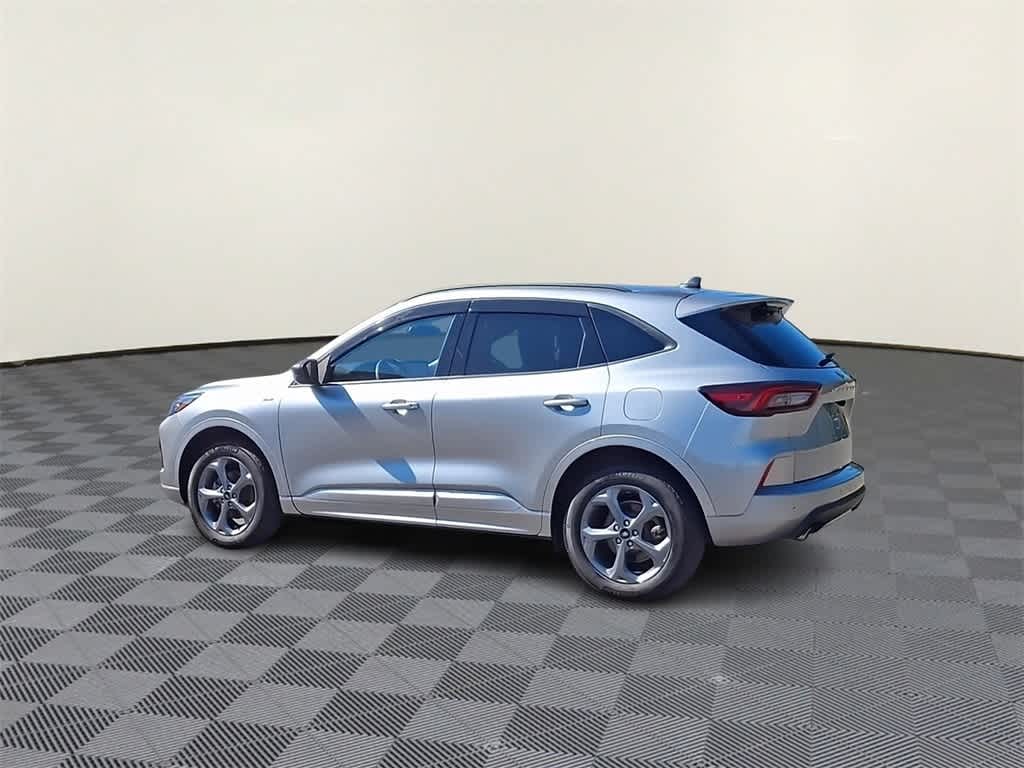 2023 Ford Escape ST-Line photo 6