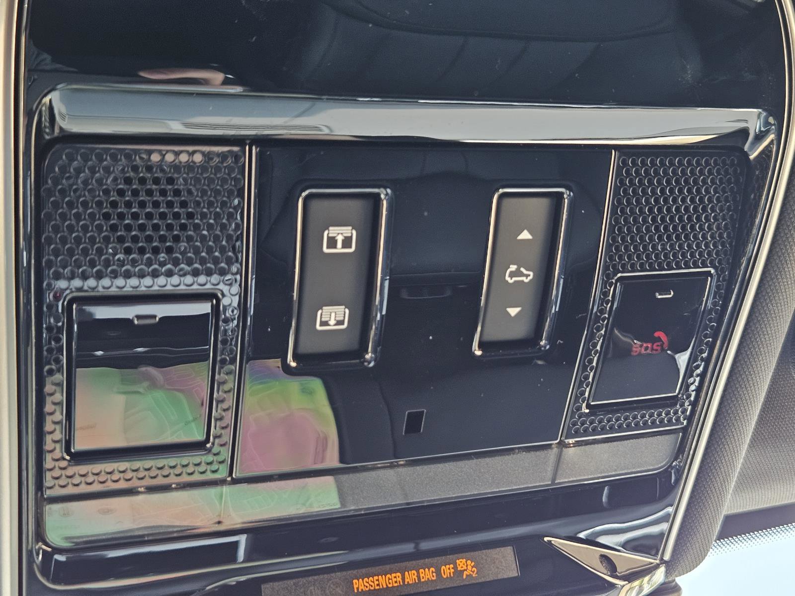 2025 Land Rover Range Rover SE photo 37