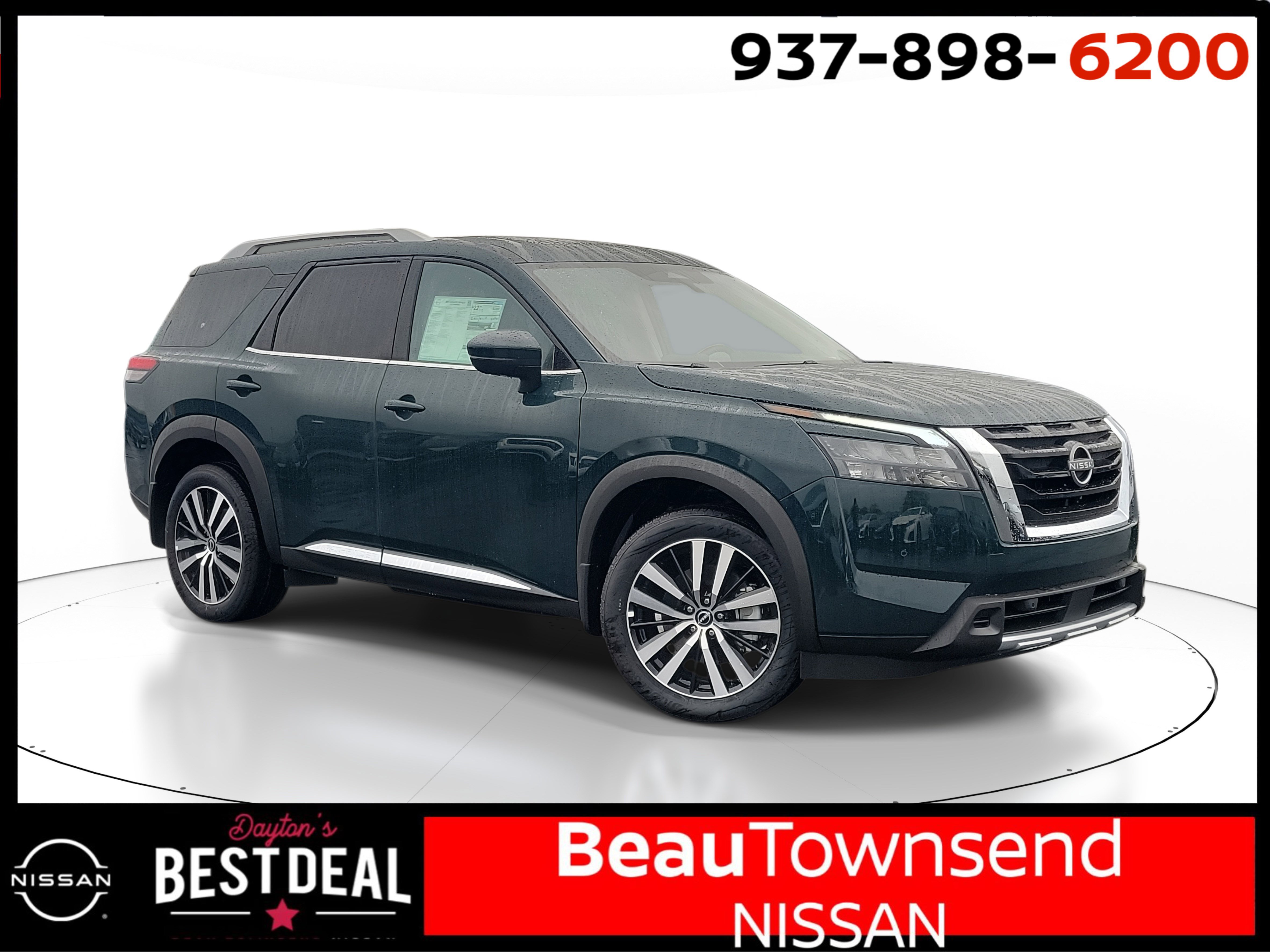 2025 Nissan Pathfinder Platinum's photo