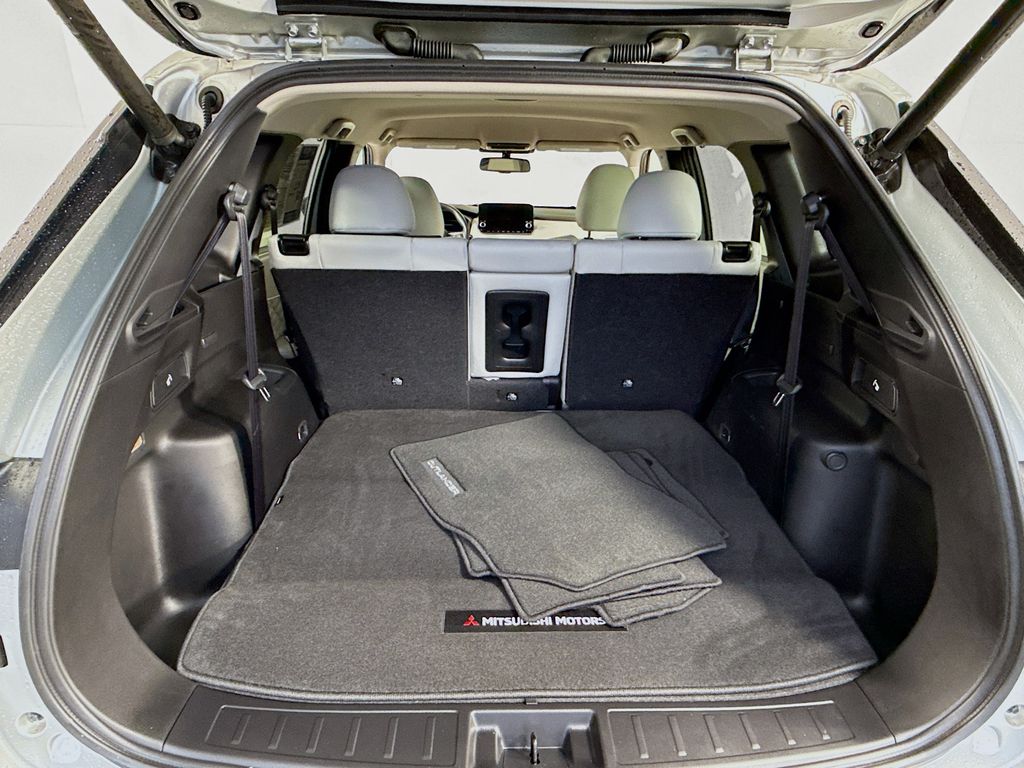 2024 Mitsubishi Outlander SEL photo 23
