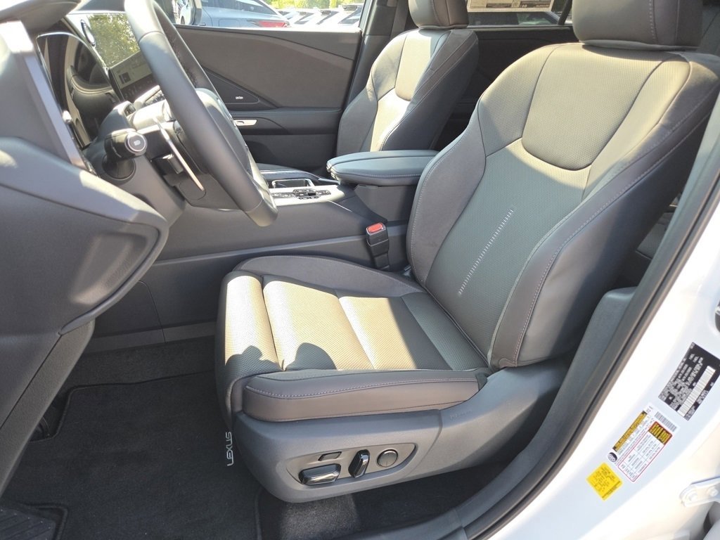 2026 Lexus TX 350 Luxury photo 6