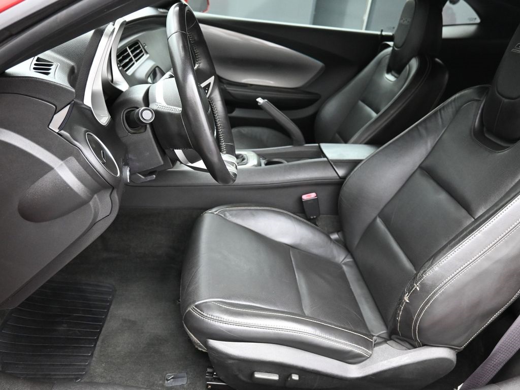 2010 Chevrolet Camaro SS photo 11
