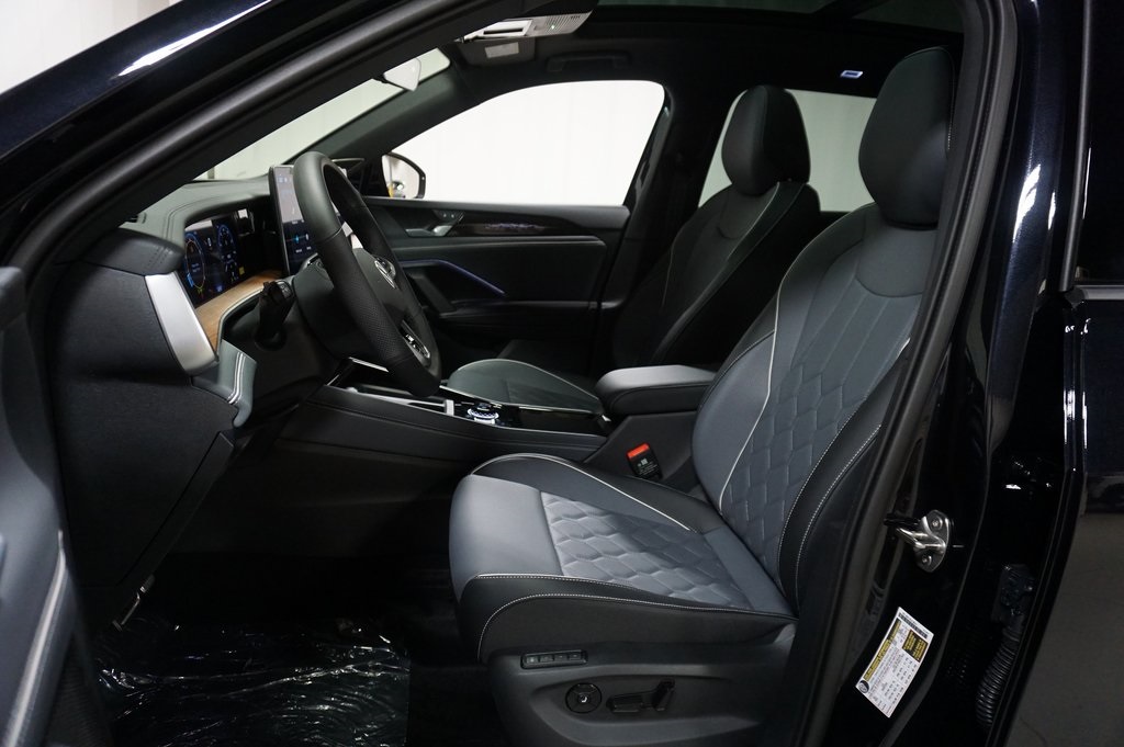 2025 Volkswagen Tiguan SEL R-Line Black photo 7