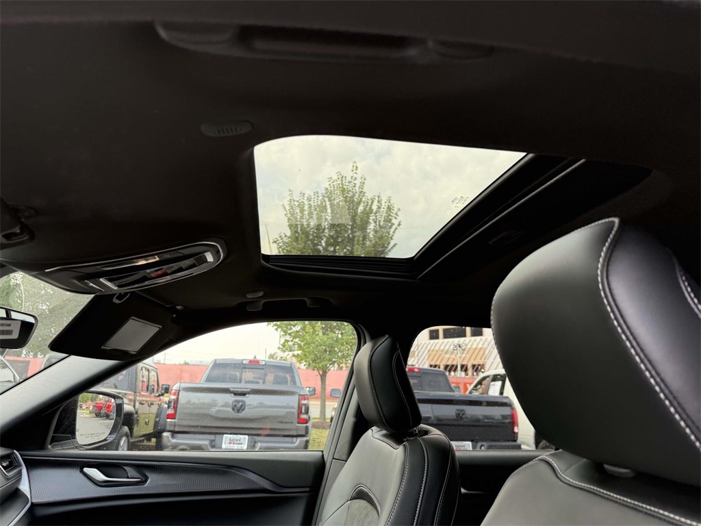 2025 Jeep Grand Cherokee Altitude X photo 3