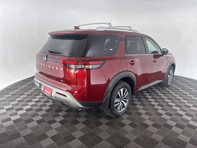 2024 Nissan Pathfinder SL photo 5