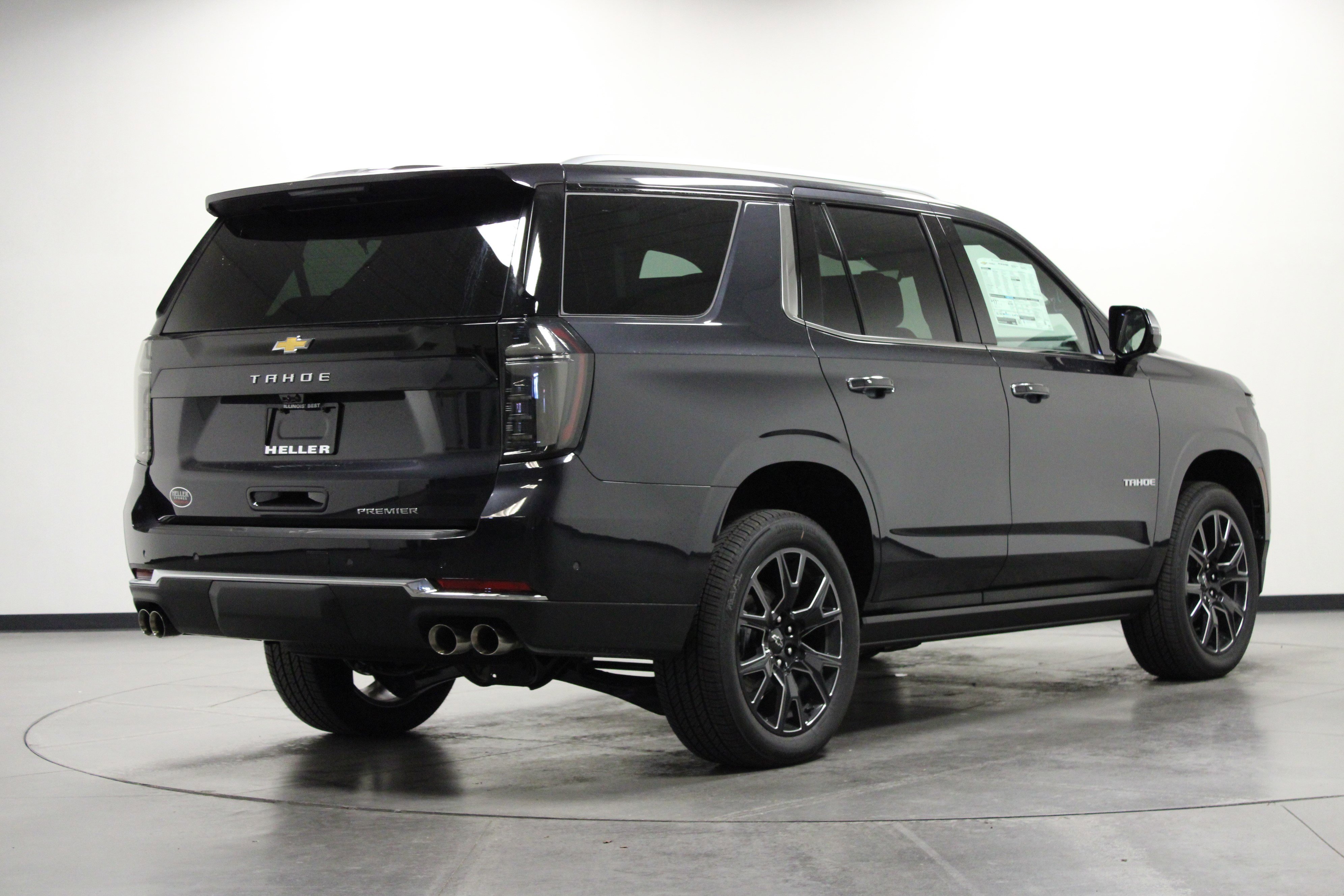 2025 Chevrolet Tahoe Premier photo 2