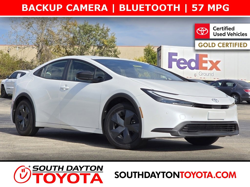 2024 Toyota Prius LE's photo