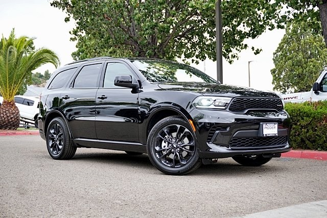 New 2026 Diamond Black Clear-Coat Exterior Paint Dodge GT image 2