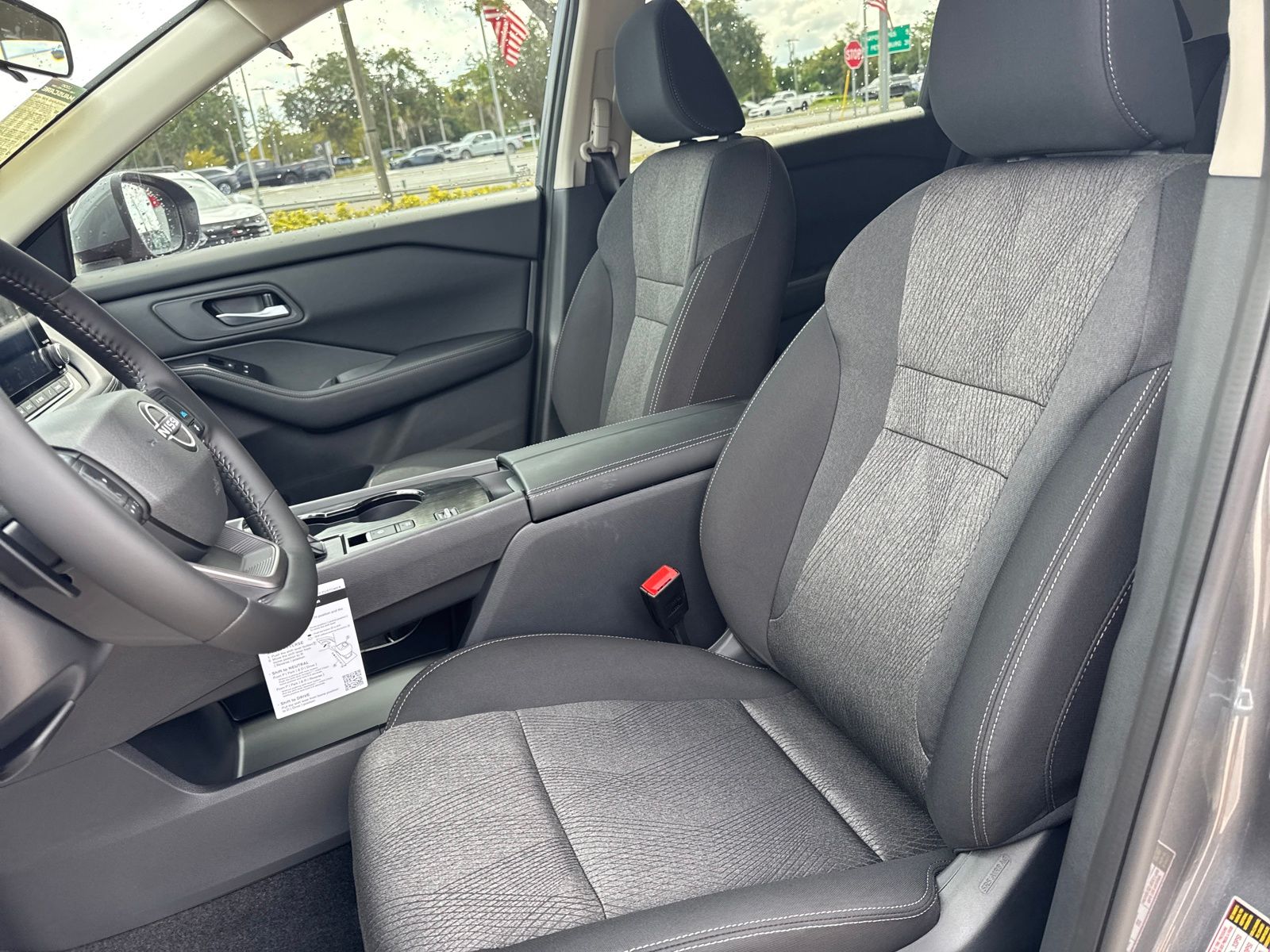 2026 Nissan Rogue SV photo 21