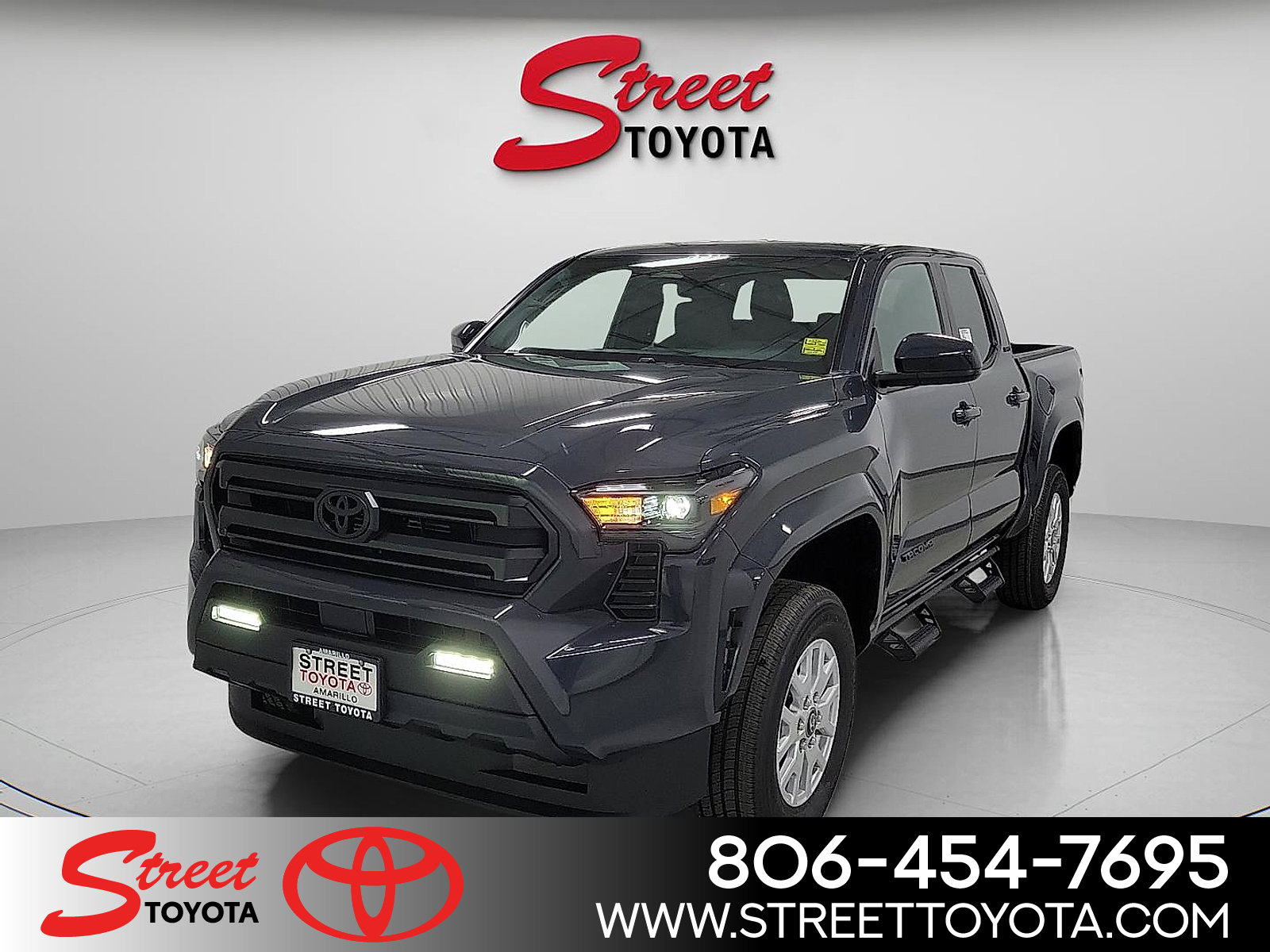 2025 Toyota Tacoma SR5's photo
