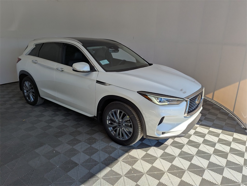 2025 Infiniti QX50 Luxe AWD photo 2