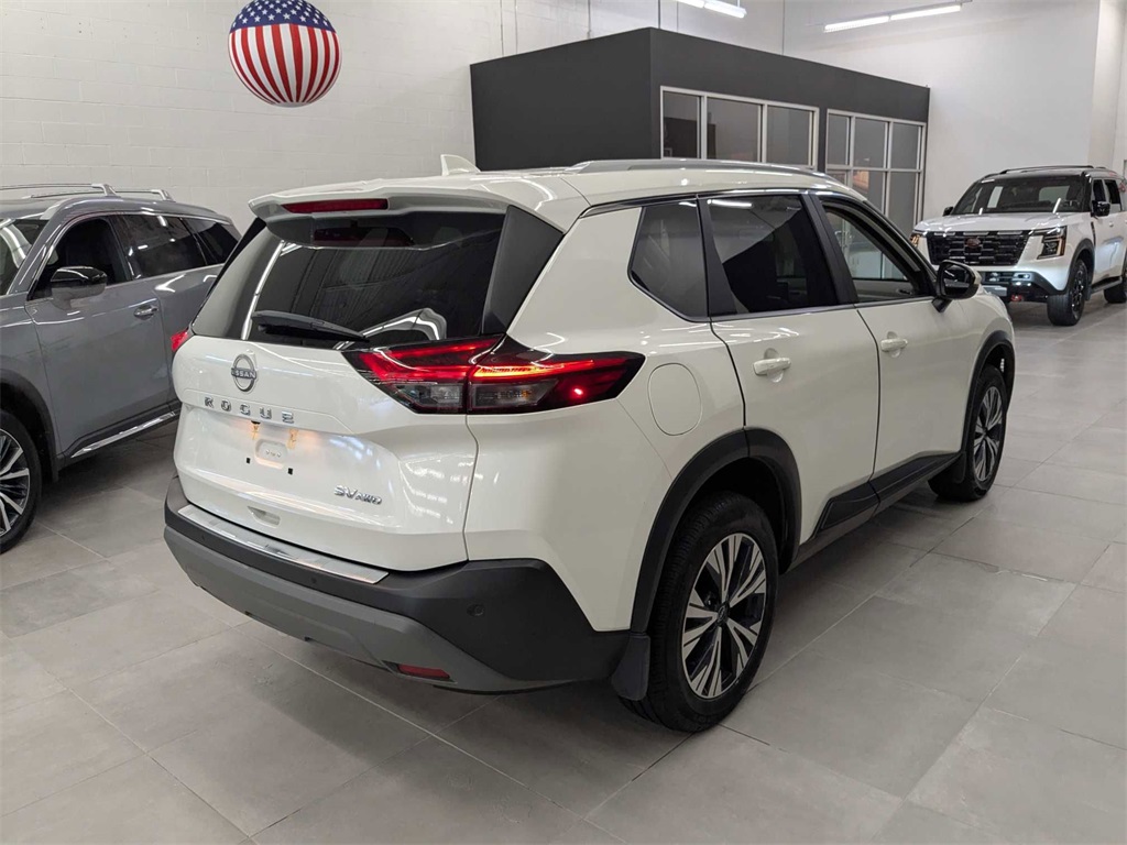 2022 Nissan Rogue SV photo 3