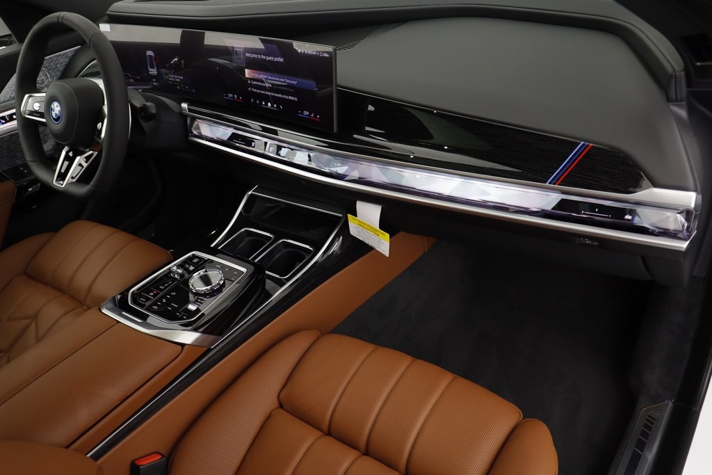 2026 Bmw 750e photo 20