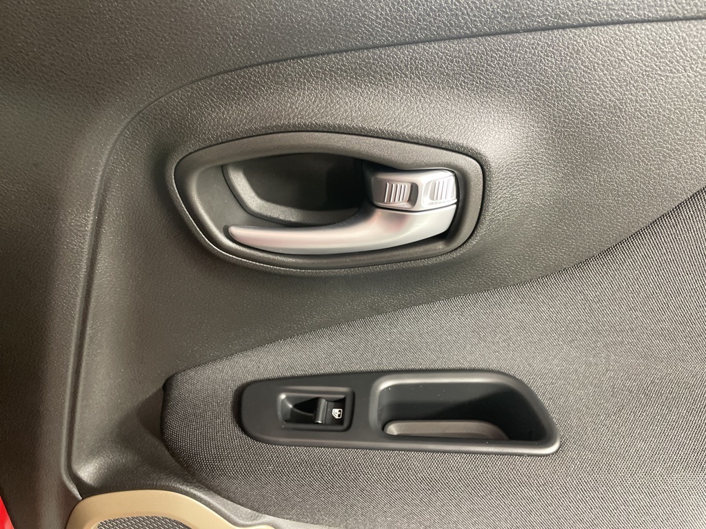 2016 Jeep Renegade Latitude photo 15