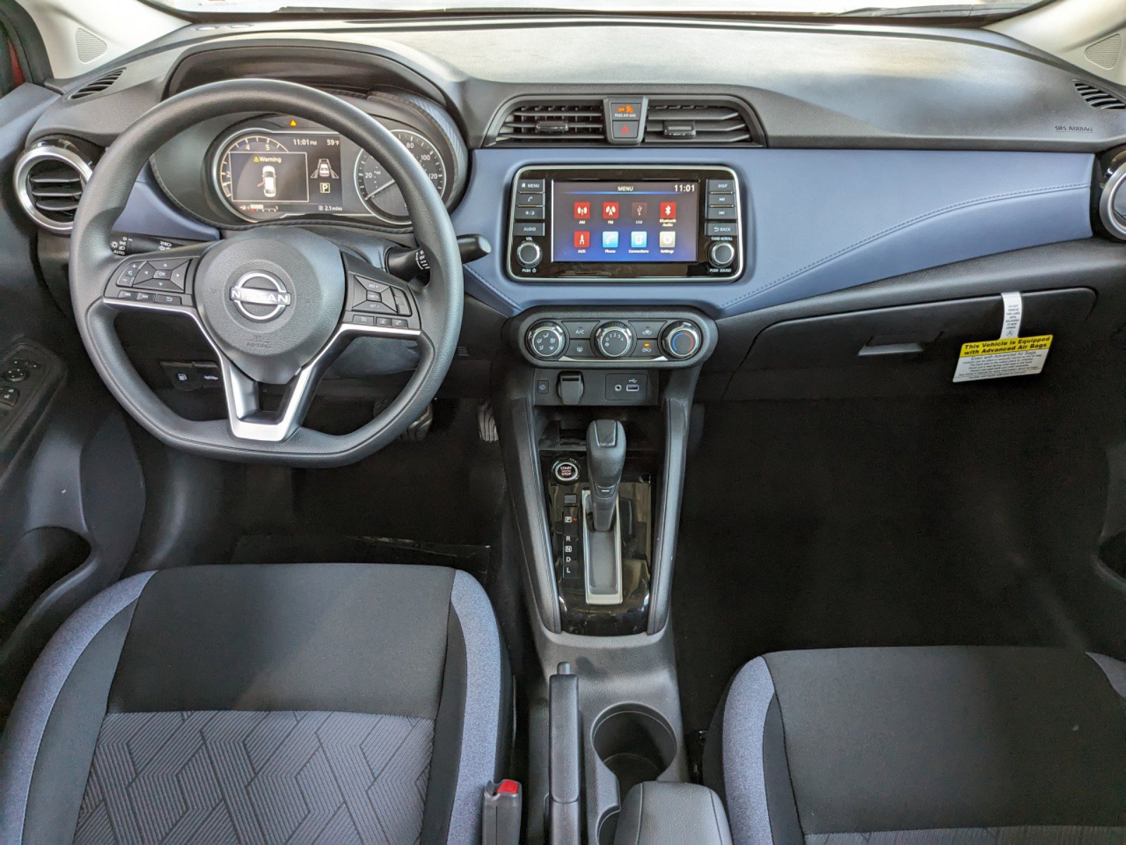 2025 Nissan Versa 1.6 SV photo 3