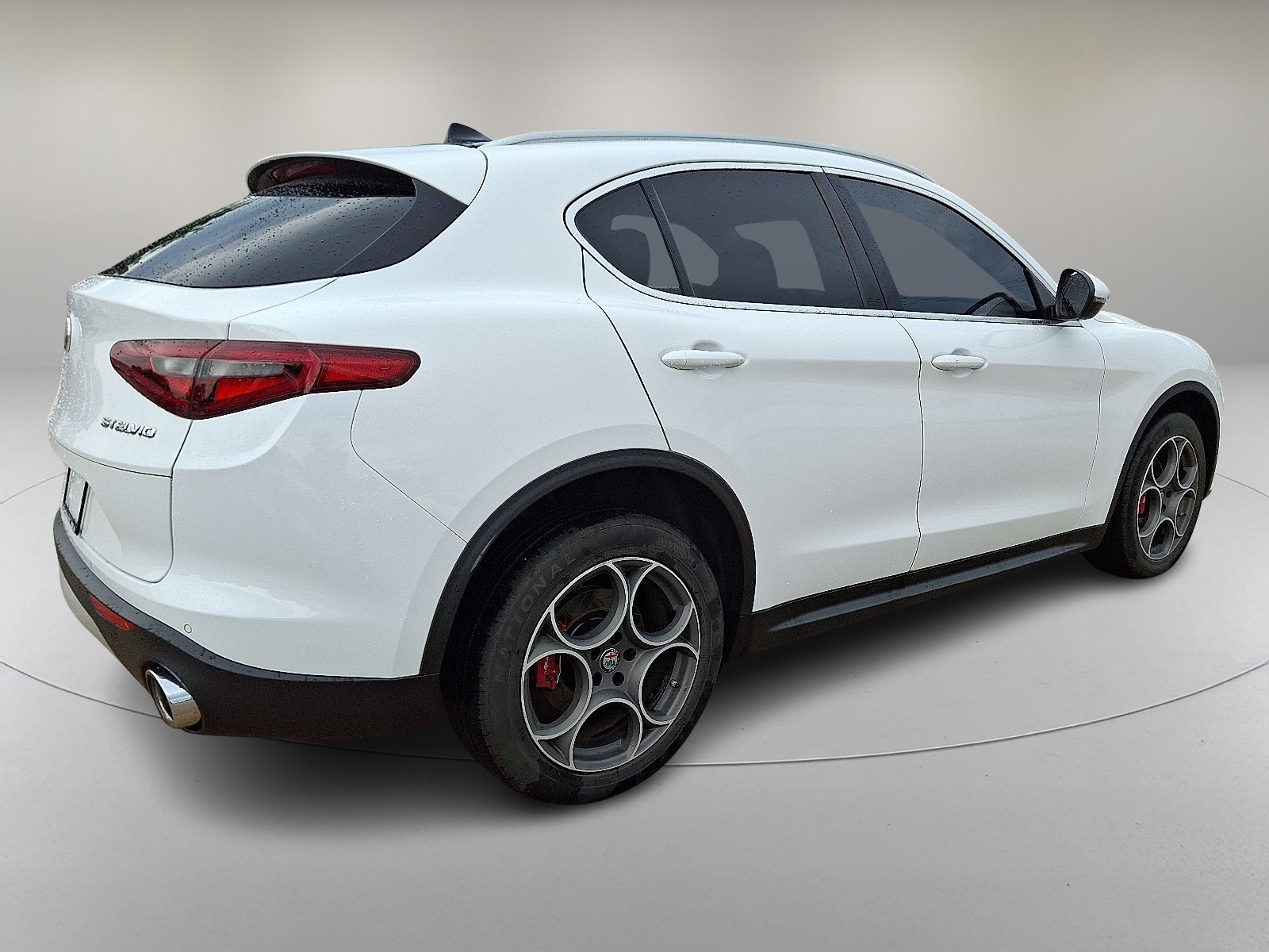 2018 Alfa Romeo Stelvio Ti photo 11