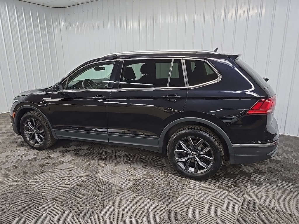 2022 Volkswagen Tiguan SE photo 3