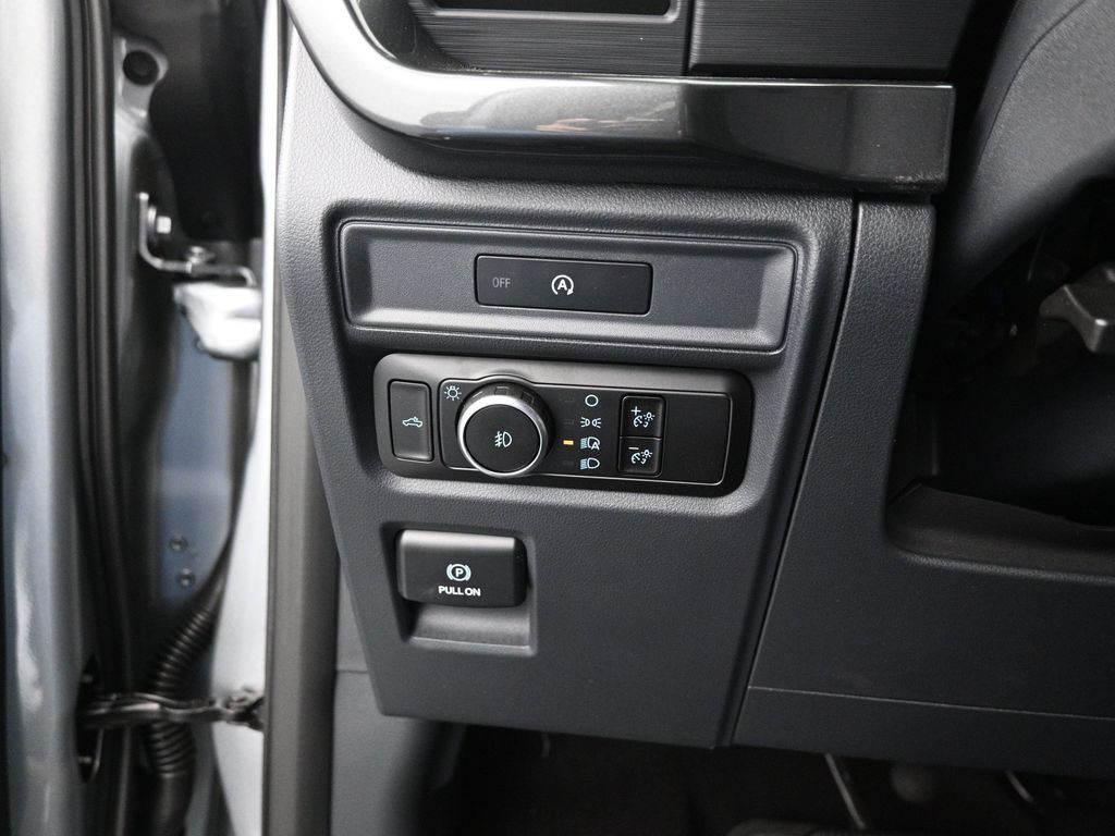 2025 Ford F-150 STX photo 9