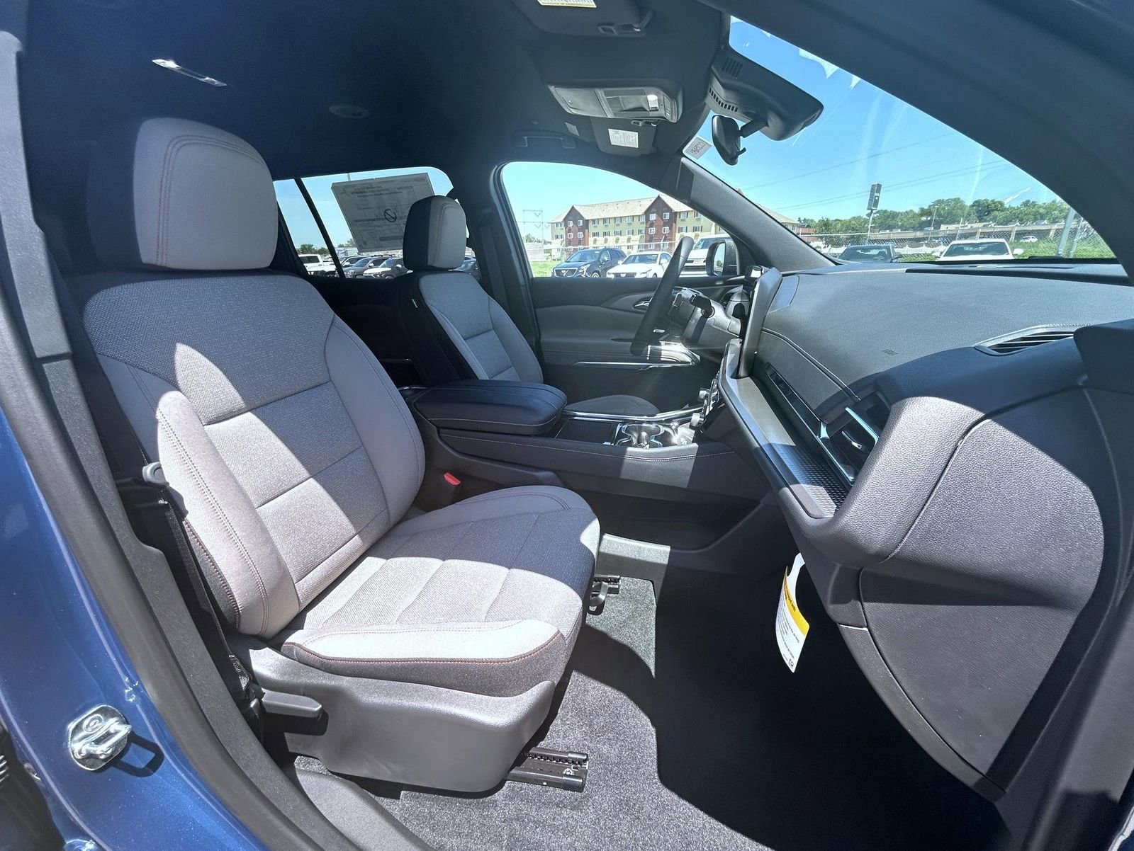 2025 Chevrolet Traverse photo 15