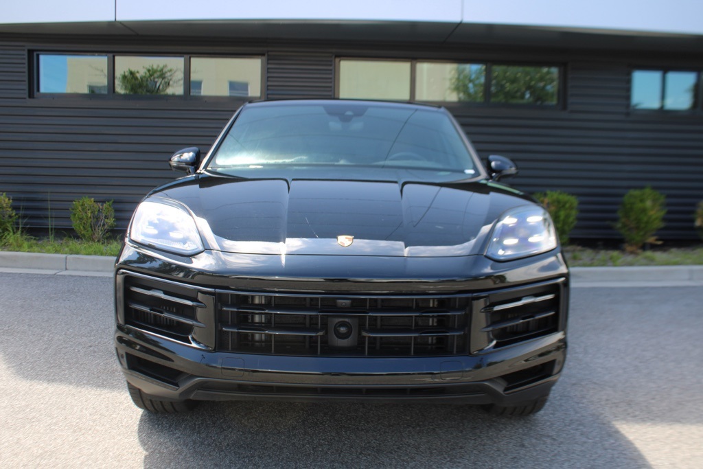 2025 Porsche Cayenne Coupe Base photo 10