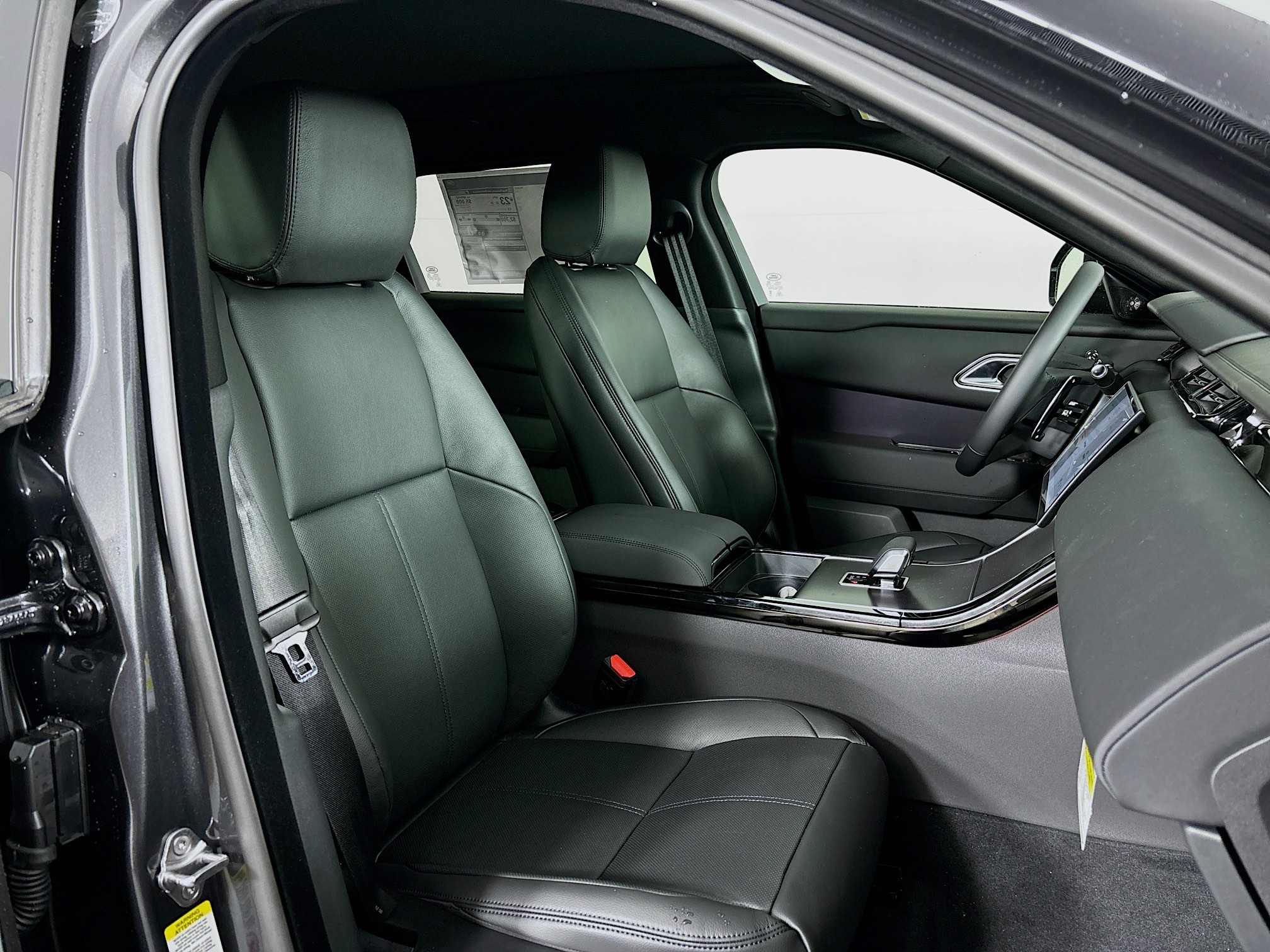 2026 Land Rover Range Rover Velar SE photo 23