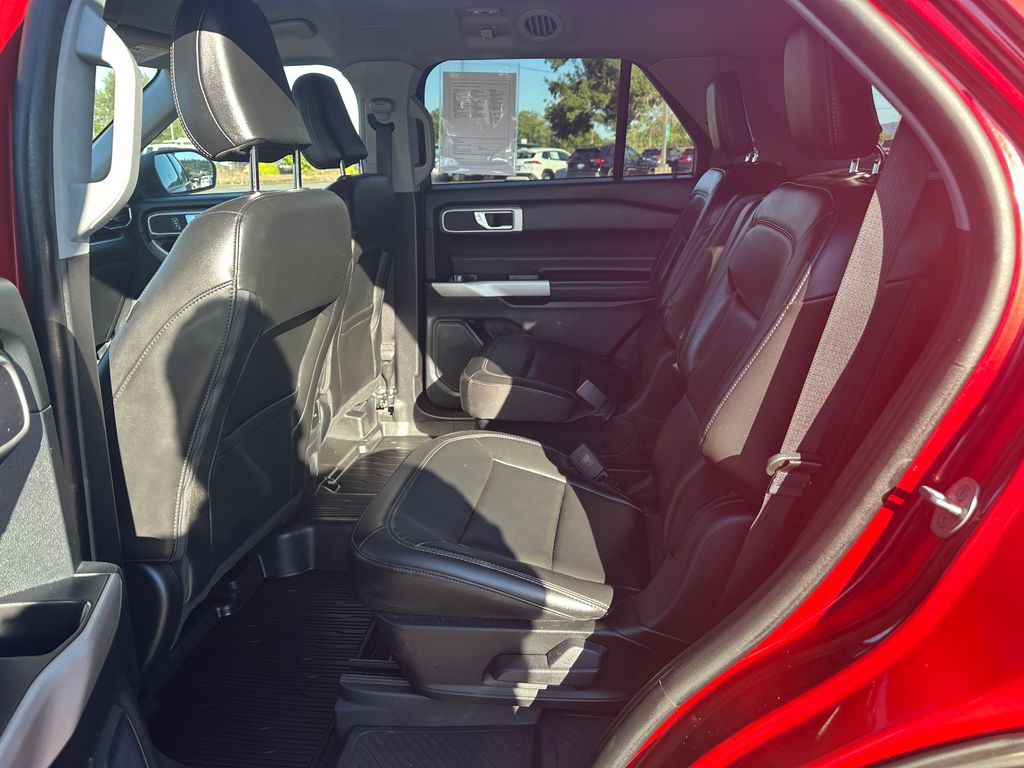 2022 Ford Explorer XLT photo 13