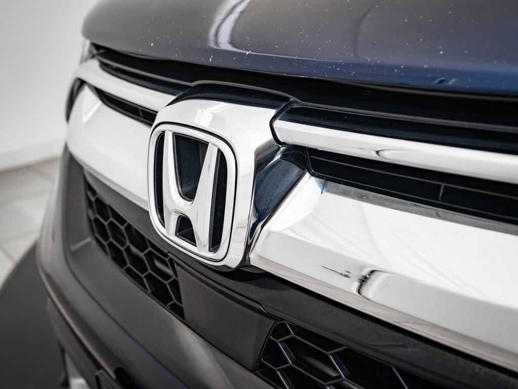 2017 Honda CR-V Touring photo 3