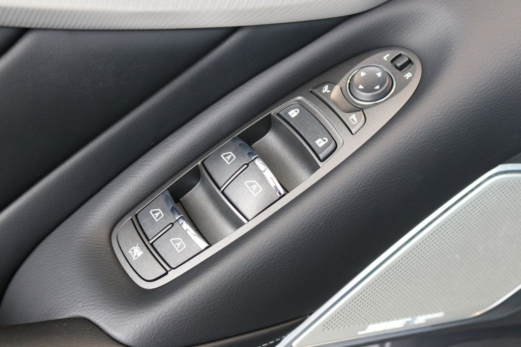 2024 Infiniti Q50 LUXE photo 11
