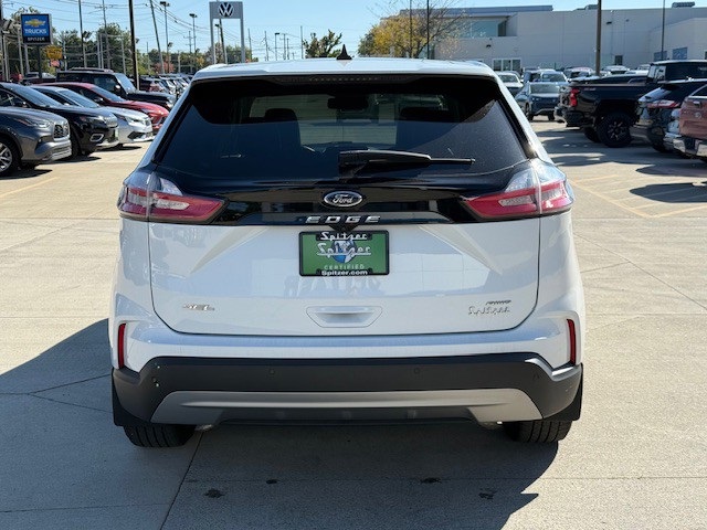 2022 Ford Edge SEL photo 3