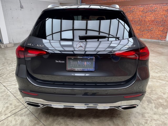 2026 Mercedes Benz GLC 300 4MATIC photo 4