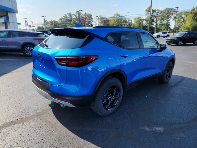 2025 Chevrolet Blazer 3LT photo 2