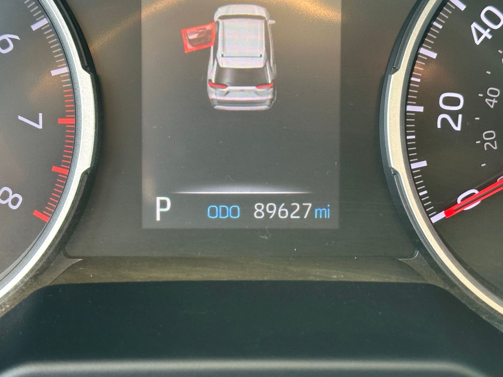 2021 Toyota RAV4 LE photo 14