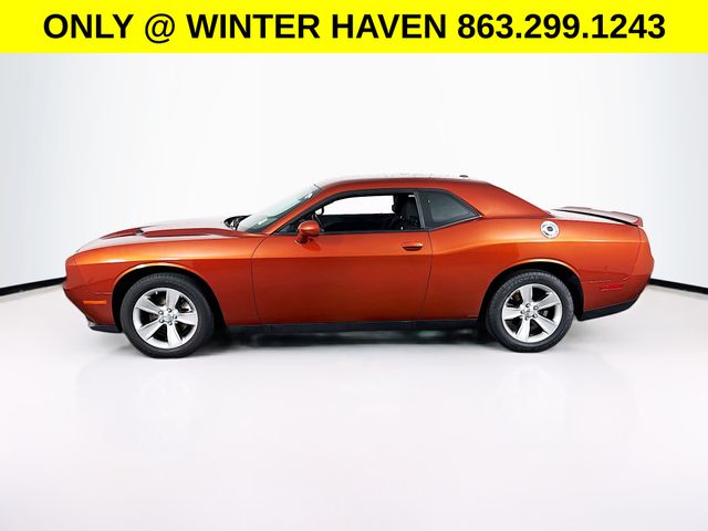 2022 Dodge Challenger SXT photo 4