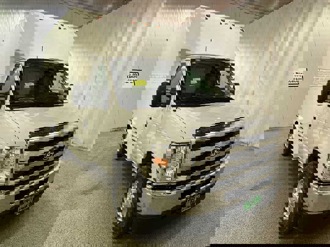 New 2026 OXFORD WHITE Ford 10