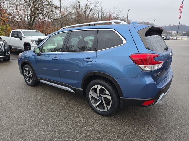 2022 Subaru Forester Touring photo 3