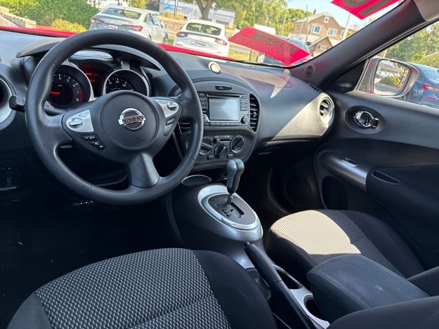 2016 Nissan Juke S photo 17